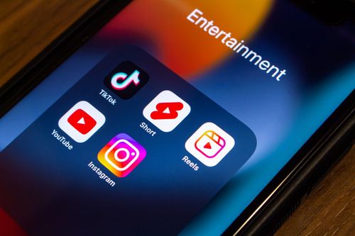 Creating Immediacy with Short-Lived Media